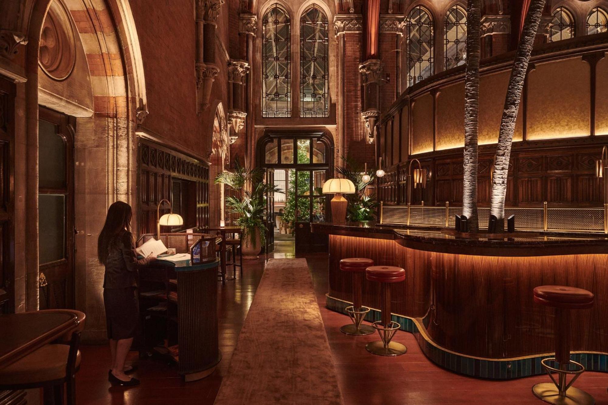 St. Pancras Renaissance Hotel Лондон Экстерьер фото The interior of the restaurant
