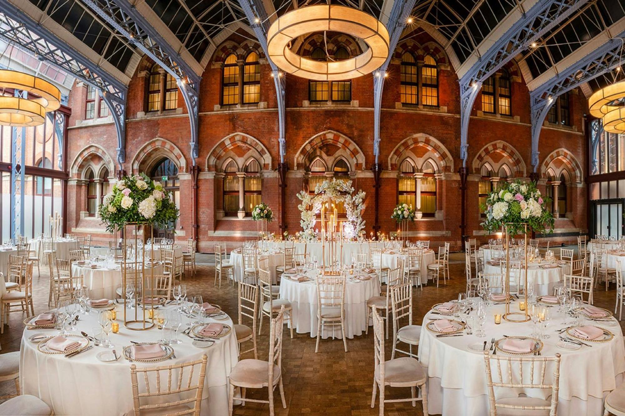 St. Pancras Renaissance Hotel Лондон Экстерьер фото The Great Hall at the Natural History Museum, London